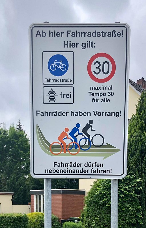 Schild Fahrradstraße